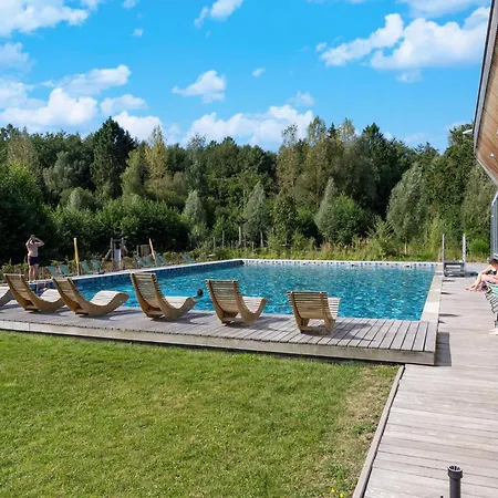 Prázdninový dům Sunny With Pools